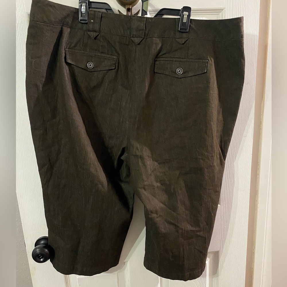Cato Women’s 24W Capri Pants - Picture 4 of 4